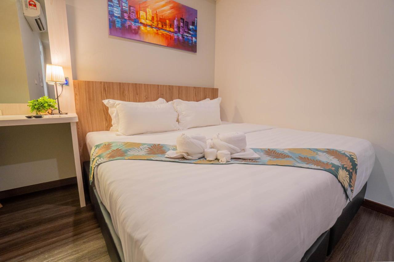 Flypod Hotel Kota Kinabalu Bagian luar foto