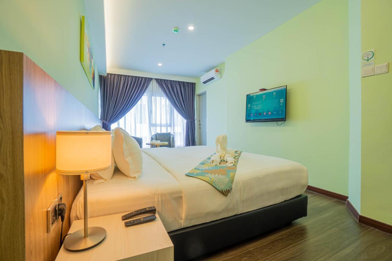 Flypod Hotel Kota Kinabalu Bagian luar foto