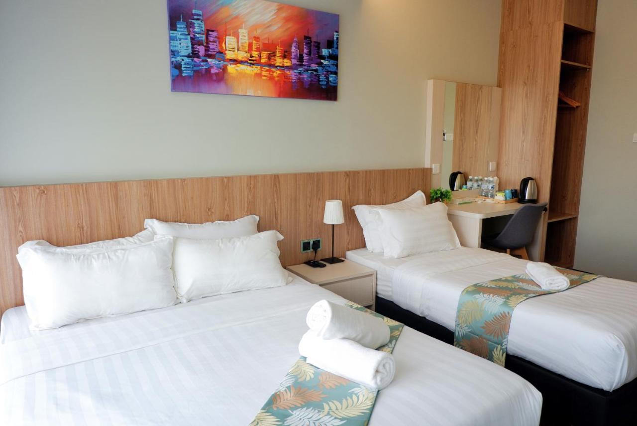 Flypod Hotel Kota Kinabalu Bagian luar foto