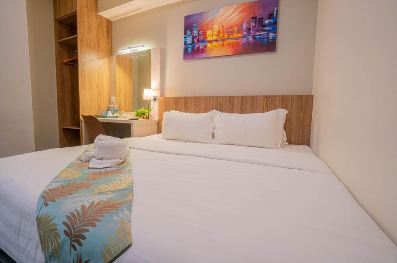 Flypod Hotel Kota Kinabalu Bagian luar foto