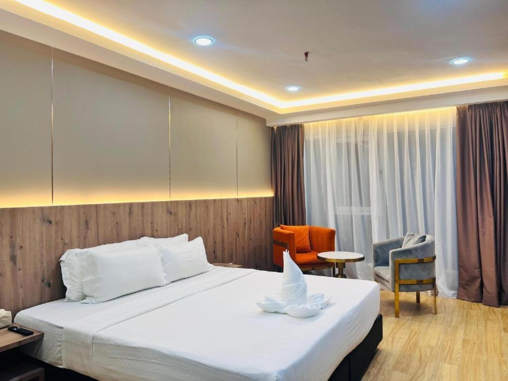 Flypod Hotel Kota Kinabalu Bagian luar foto